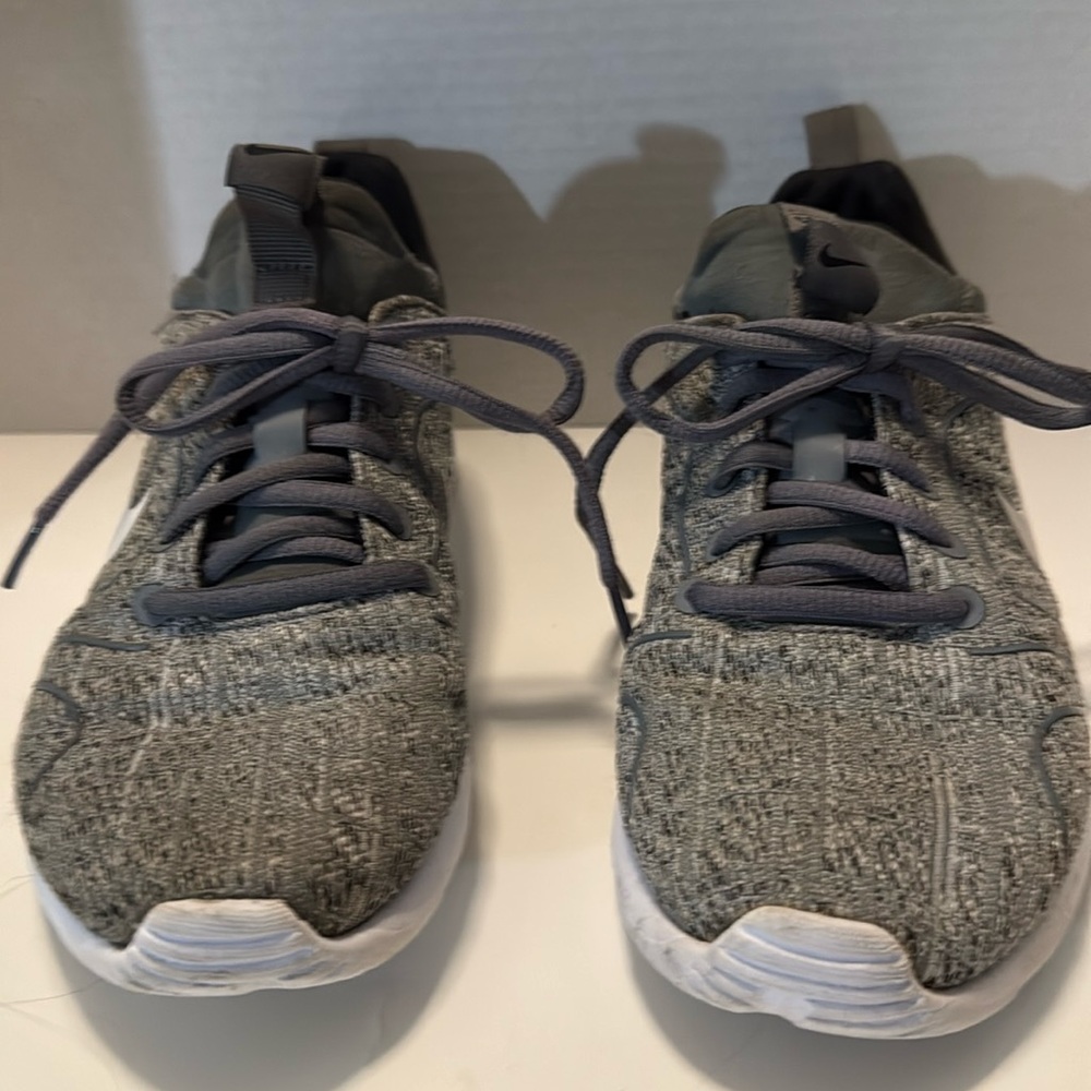 Women’s Nike Shoes!!
